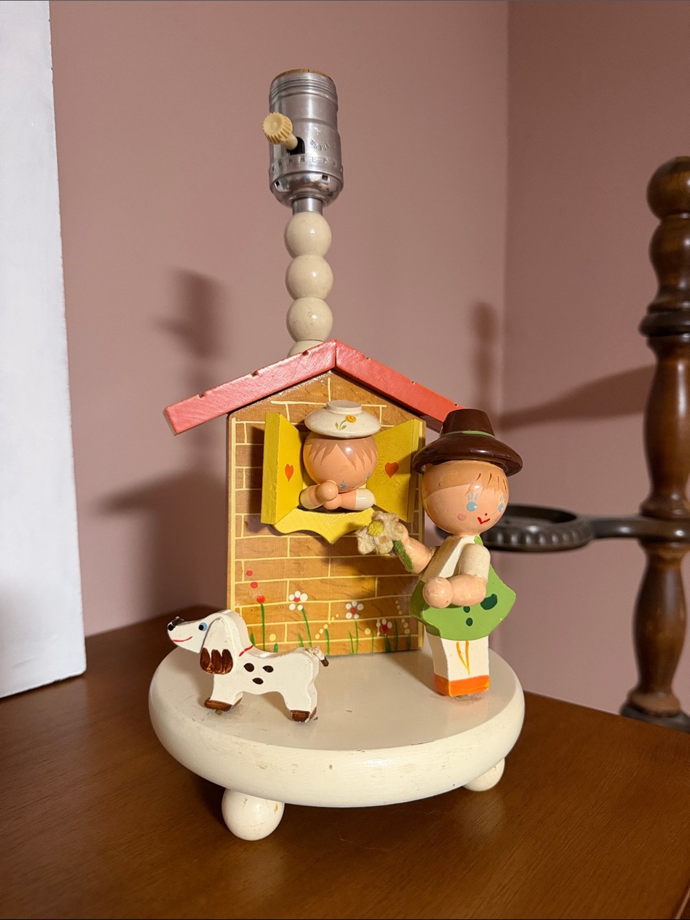 Vintage 1950s Wooden Nursery Wooden Lamp - Figurines